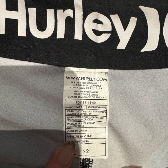 Size 32 men’s Hurley swim short - Picture 5 of 5